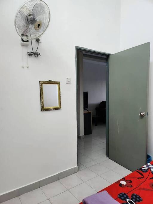 D'Haja 61 Klia Sepang With 3 Airconds & Wifi Βίλα Banting  Εξωτερικό φωτογραφία