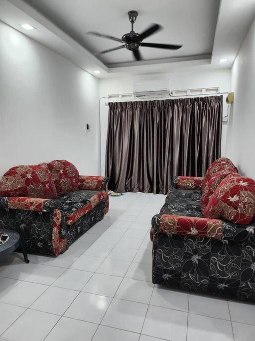 D'Haja 61 Klia Sepang With 3 Airconds & Wifi Βίλα Banting  Εξωτερικό φωτογραφία